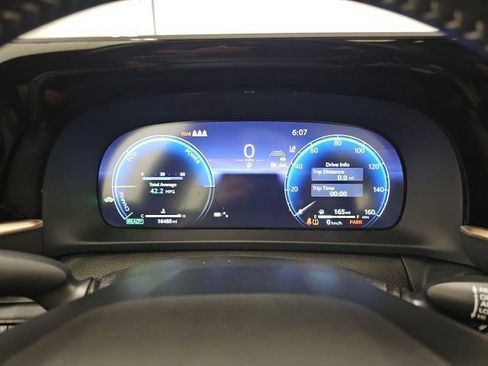 Used 2025 Toyota Crown AWD/4WD image 22