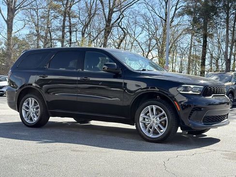Used 2023 Dodge Durango GT image 2
