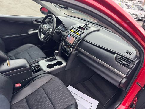 Used 2012 Toyota Camry SE w/ Convenience Pkg image 10