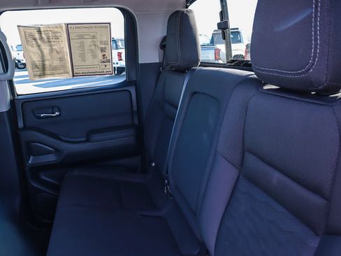 Used 2023 Nissan Frontier SV w/ SV Convenience Package image 18