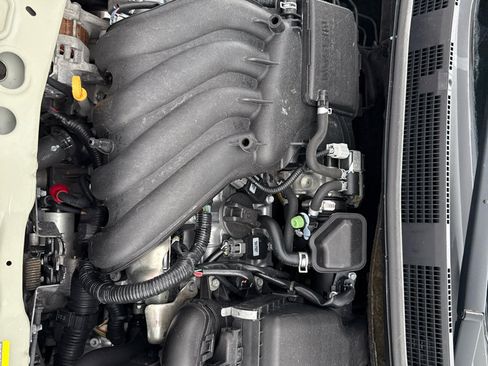 Used 2013 Nissan Versa S image 19