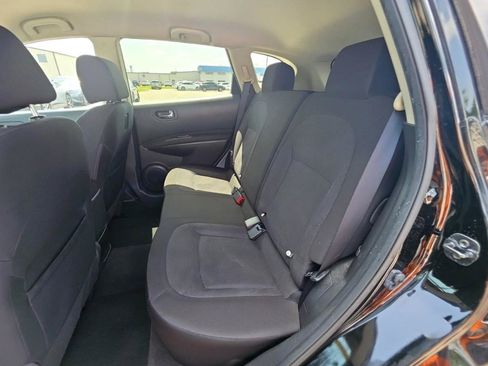 Used 2015 Nissan Rogue S w/ Convenience Package AWD/4WD image 10