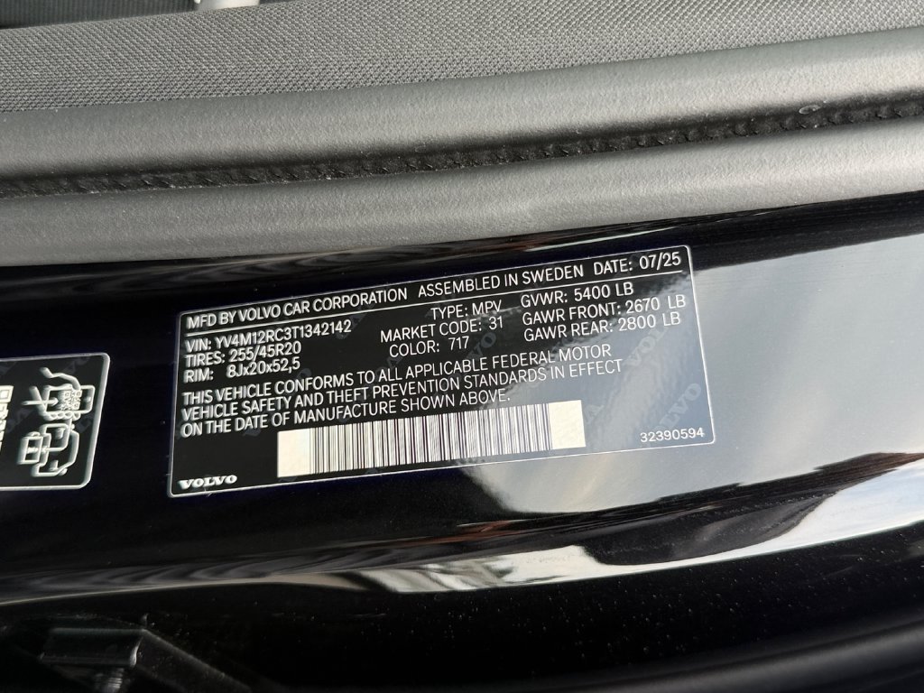 Certified 2026 Volvo XC60 B5 Plus w/ Protection Package Premier AWD/4WD image 30