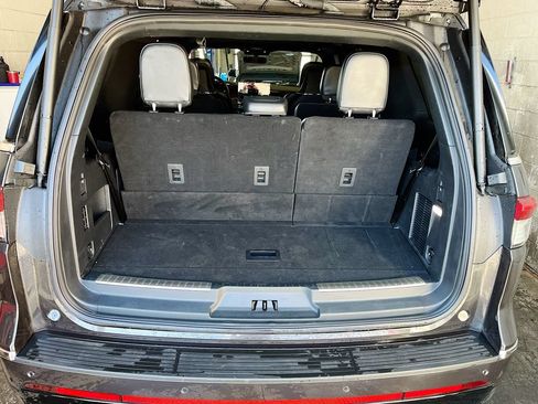 Used 2024 Lincoln Navigator Reserve AWD/4WD image 29