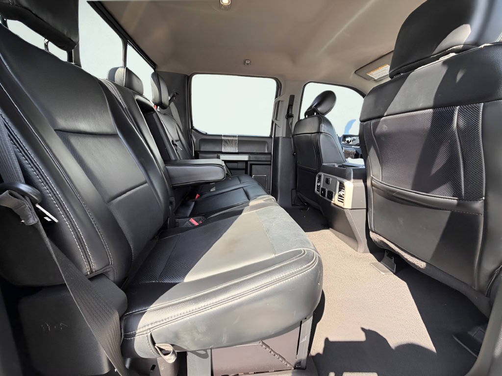 Used 2019 Ford F250 Lariat w/ Lariat Ultimate Package AWD/4WD image 31