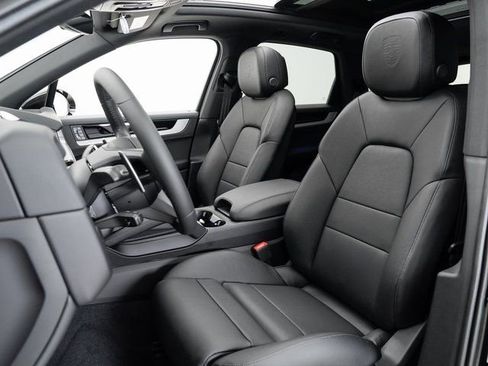 New 2026 Porsche Cayenne image 5