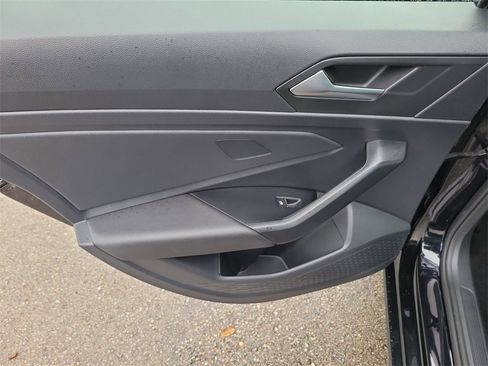 Certified 2022 Volkswagen Jetta S image 11