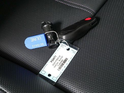 Used 2026 Porsche Macan Turbo AWD/4WD image 40