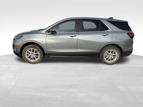 Used 2024 Chevrolet Equinox LT image 2