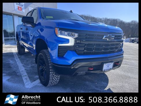 Used 2025 Chevrolet Silverado 1500 LT Trail Boss w/ Convenience Package II image 7