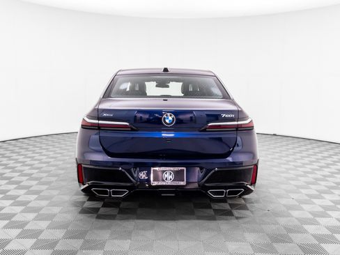 Certified 2023 BMW 760i xDrive AWD/4WD image 4