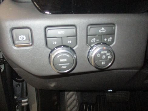 New 2026 GMC Sierra 1500 Elevation AWD/4WD image 39