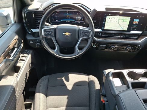 Used 2025 Chevrolet Silverado 2500 LT w/ Convenience Package AWD/4WD image 13