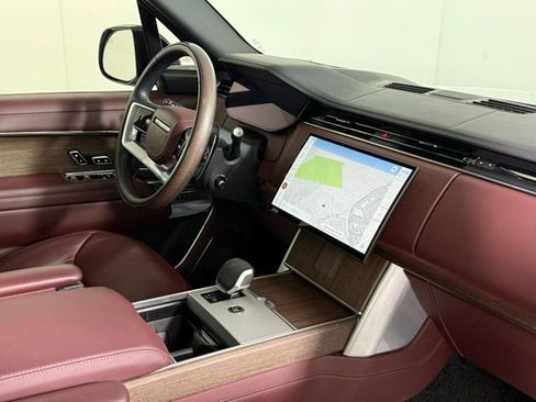 Used 2025 Land Rover Range Rover Long Wheelbase Autobiography image 30