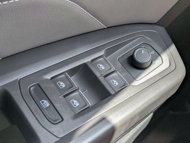 Used 2023 Volkswagen Atlas Cross Sport SEL R-Line AWD/4WD image 21