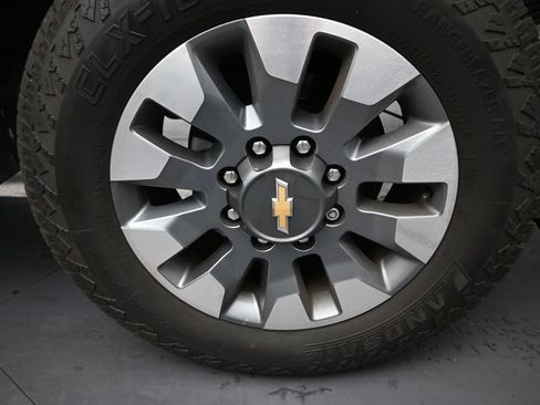 Used 2023 Chevrolet Silverado 2500 LT AWD/4WD image 10