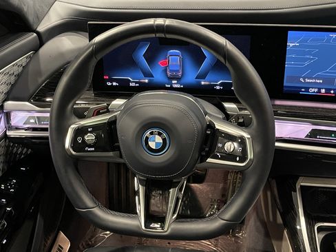Used 2024 BMW i7 xDrive60 w/ Executive Package image 20