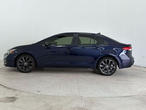 Used 2024 Toyota Corolla SE FWD image 2
