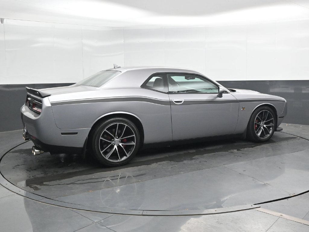 Used 2016 Dodge Challenger R/T Scat Pack RWD image 2
