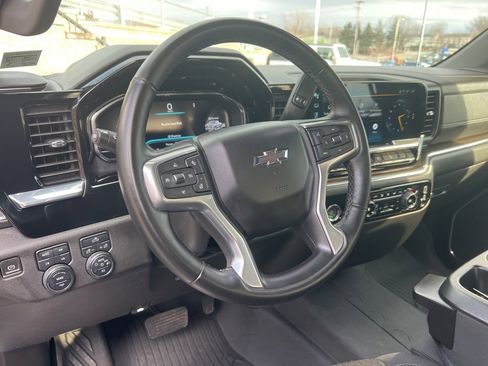 Used 2024 Chevrolet Silverado 1500 RST image 7
