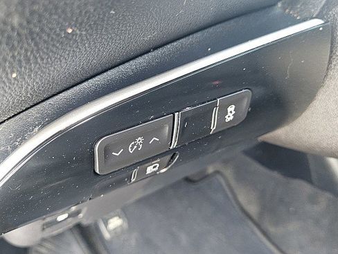 Used 2021 Toyota Prius Prime LE w/ Carpet Mat Package (TMS) image 19