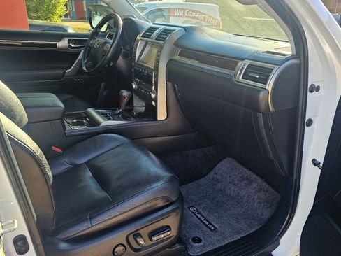 Used 2014 Lexus GX 460 w/ Premium Package AWD/4WD image 31