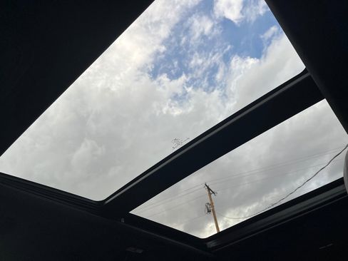 Used 2020 Ford Explorer Platinum image 25