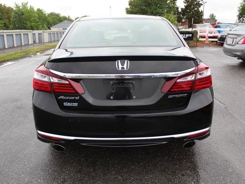Used 2017 Honda Accord Sport image 6