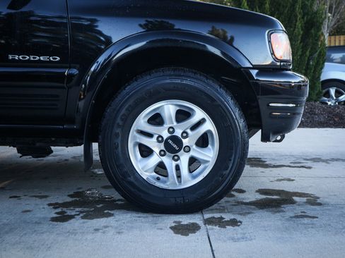 Used 2002 Isuzu Rodeo LS image 13