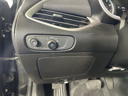 Used 2021 Chevrolet Malibu LS FWD image 15