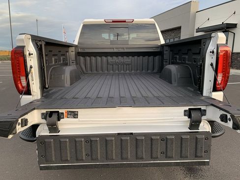 Used 2022 GMC Sierra 1500 SLT w/ SLT Convenience Package image 14