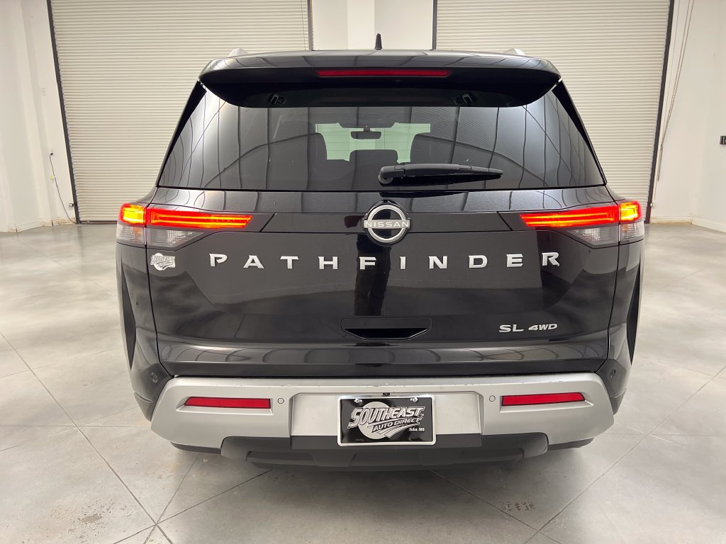 Used 2025 Nissan Pathfinder SL AWD/4WD image 8