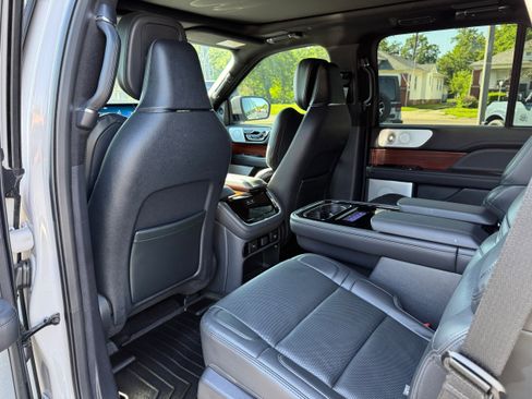 Used 2024 Lincoln Navigator Reserve AWD/4WD image 13