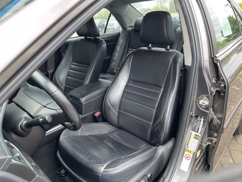 Used 2015 Toyota Camry XLE image 14