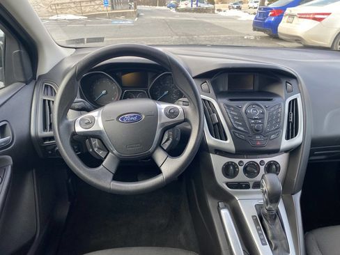 Used 2013 Ford Focus SE w/ SE Winter Pkg image 23