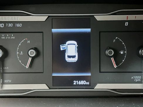 Used 2023 Hyundai Tucson SE image 19