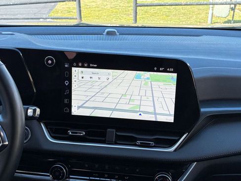 Used 2025 Chevrolet Equinox LT image 20