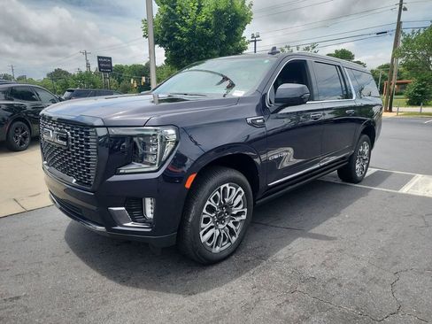 Certified 2023 GMC Yukon XL Denali Ultimate w/ LPO, Floor Liner Package AWD/4WD image 4