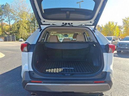 Used 2021 Toyota RAV4 Limited image 29