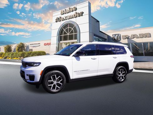 Used 2023 Jeep Grand Cherokee L Limited w/ Luxury Tech Group II AWD/4WD image 10
