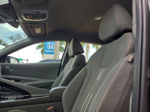 Used 2023 Hyundai Elantra Blue FWD image 23