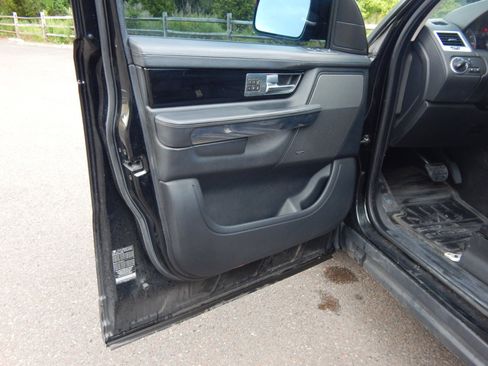 Used 2011 Land Rover Range Rover Sport HSE image 13