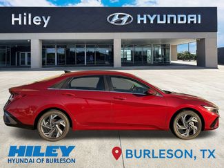New 2025 Hyundai Elantra SEL video 3