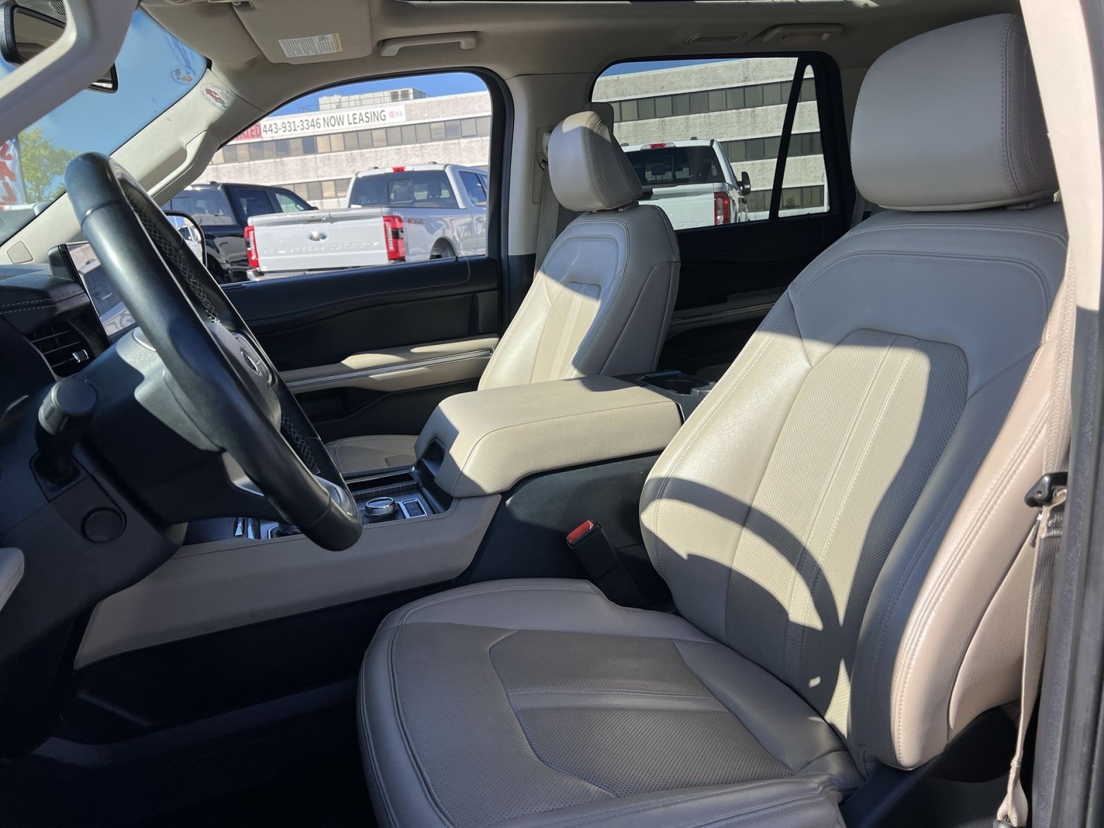 Used 2024 Ford Expedition Limited AWD/4WD image 13