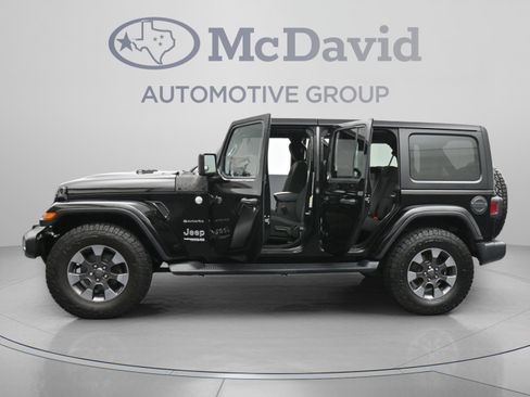 Used 2018 Jeep Wrangler Unlimited Sahara AWD/4WD image 41