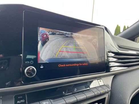 Used 2025 Toyota Camry SE image 24