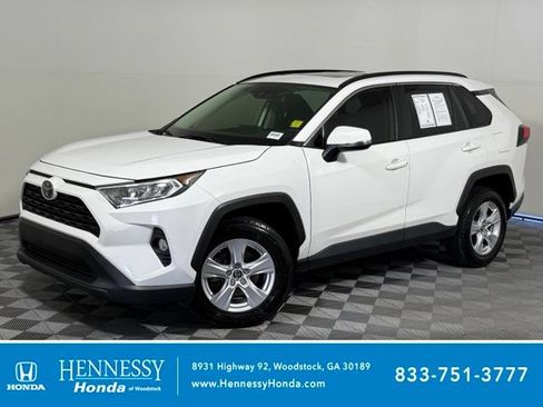 Used 2019 Toyota RAV4 XLE AWD/4WD image 1