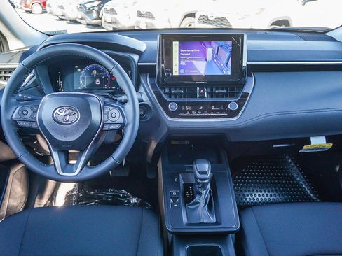 Used 2026 Toyota Corolla Cross LE image 16