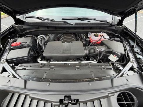New 2026 Chevrolet Suburban Premier w/ Sun And Tow Package AWD/4WD image 19