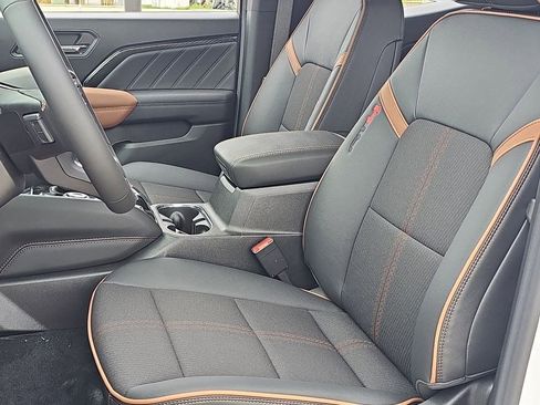 New 2025 GMC Canyon AT4 w/ Nightfall Edition image 32